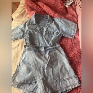 Cute set!!! Great for a country music concert